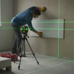 Odkrijte Natančnost: Revolucija v Merjenju z Laserskim Nivelirjem 3×360° z Zelenim Žarkom