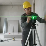 Natančnost in Vidljivost: Zakaj je Zeleni Križni Laser Nepogrešljiv za Vaše Projekte