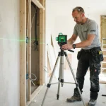 Kako izbrati popolno lasersko nivelirno napravo za natančne gradbene in mojstrske projekte
